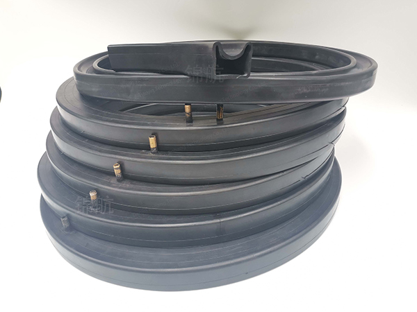 橡胶充气密封件22