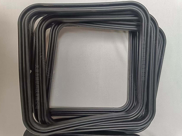 橡胶充气密封件10