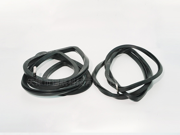 编织物增强充气密封件15