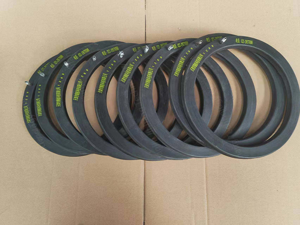 编织物增强充气密封件11